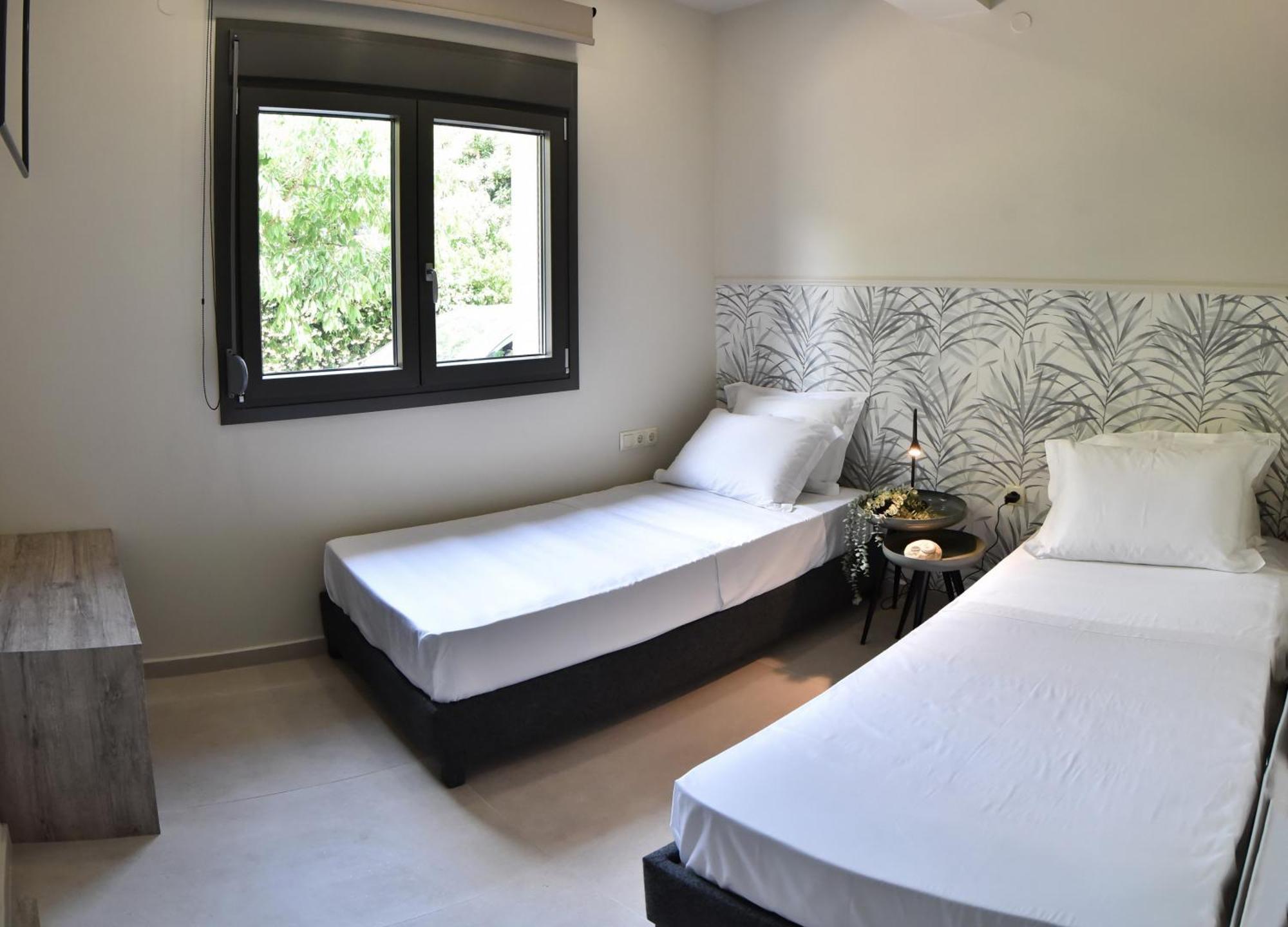 Welcome Inn Palaiontsiflikion Bagian luar foto